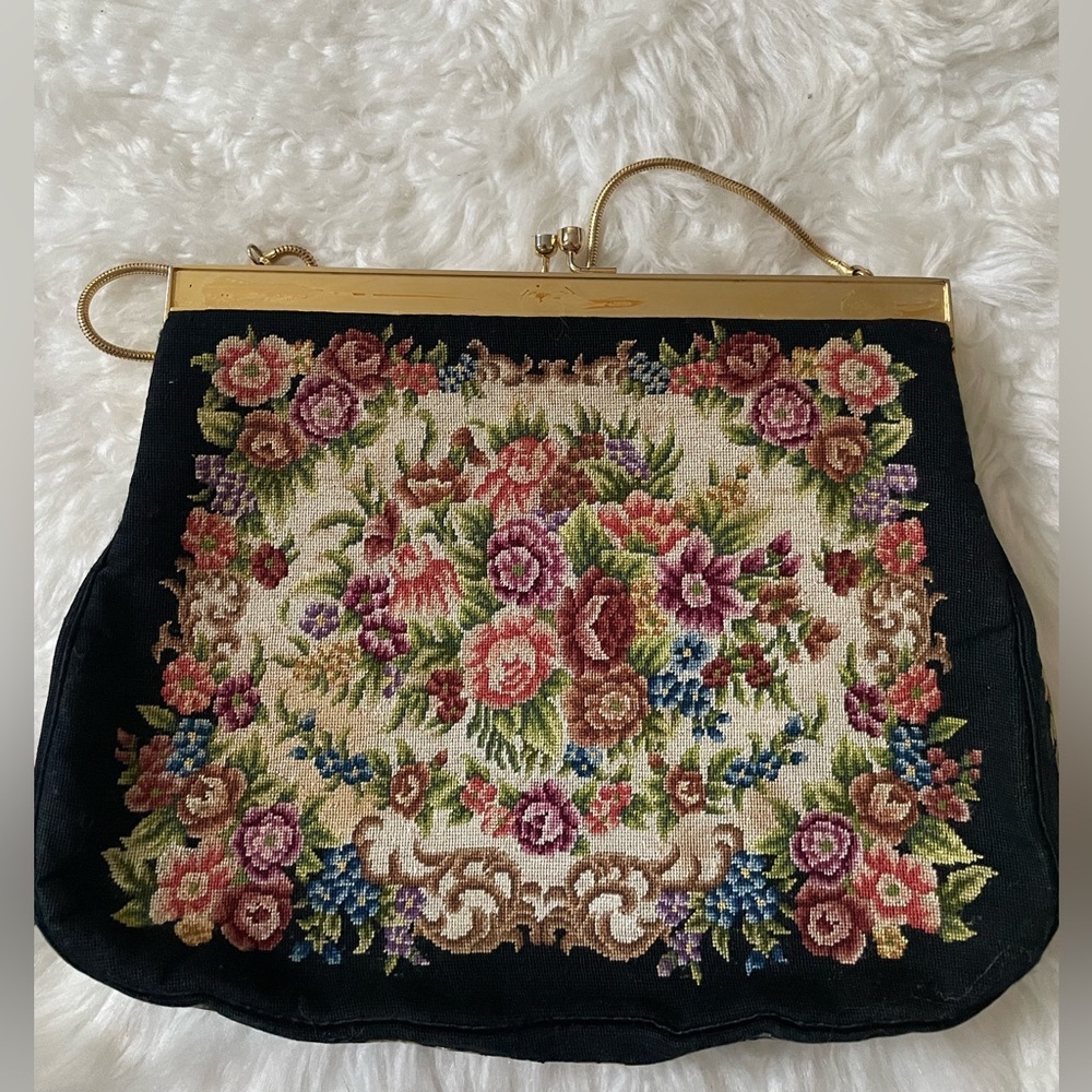 VINTAGE VICTORIAN TAPESTRY CLUTCH - Picture 3 of 11